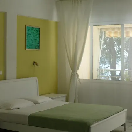 Dryades Hotel