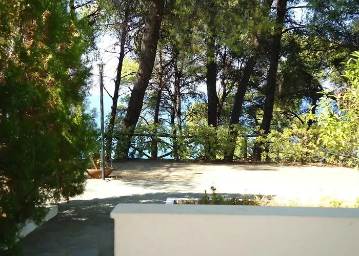 Dryades Szálloda 3*